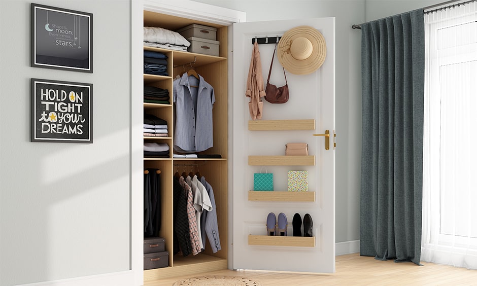 You are currently viewing Smart Closet Essentials: Innovative Storage for Your Smart Wardrobe