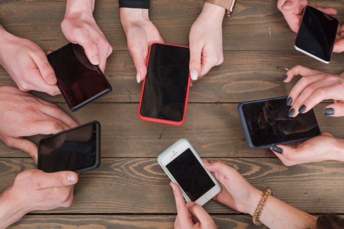 Read more about the article Budget-Friendly Gems: The Best Affordable Smartphones in 2024
