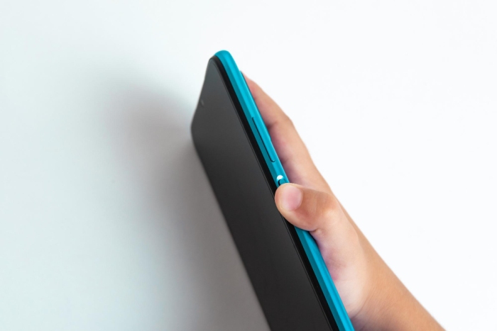 Read more about the article The Evolution of Foldable Smartphones: Are They Worth the Hype?