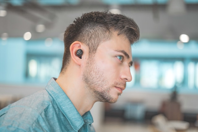 Read more about the article Immersive Soundscapes: The Best Noise Cancellation Earphones of the Year